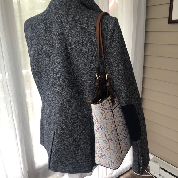 Tommy Hilfiger Two Button Blazer w/Elbow Patches - Picture 2 of 12